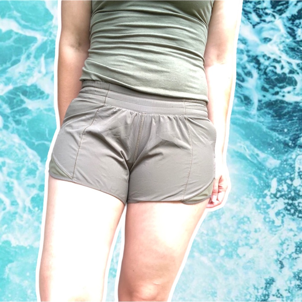 Lululemon Athletica Hotty Hot Low-Rise Lined 4" Running Short in Sage, Size 4